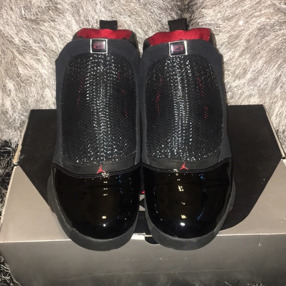 SHOES - Picture 2 of 9